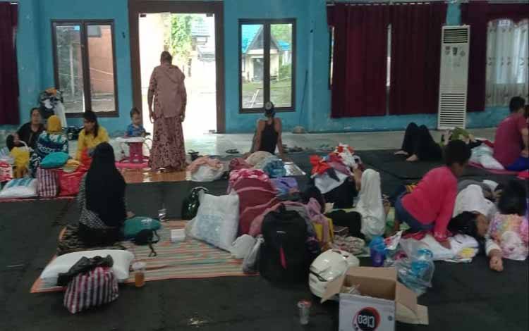 Pengungsi Banjir di Kelurahan Palangka Terus Bertambah