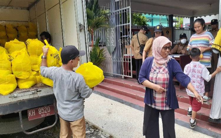 10.000 Paket Sembako Murah Disediakan hingga Desember di Palangka Raya