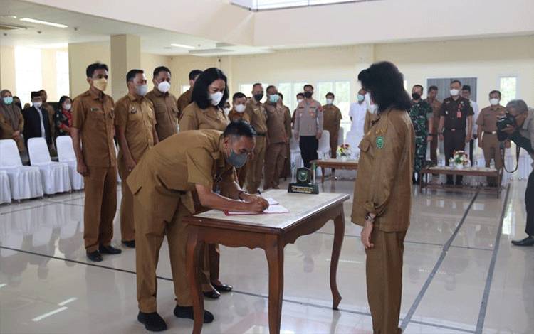 Bupati Pulang Pisau Pesan ini saat Sertijab Pejabat Eselon II