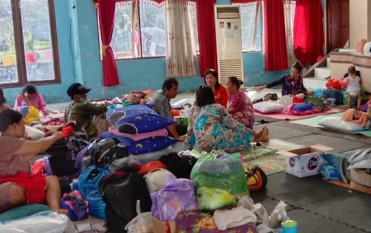Pengungsi di Gedung KNPI Palangka Raya Bertambah Drastis