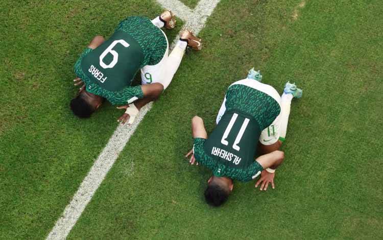 Saudi Tumbangkan Argentina 2-1