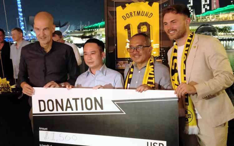 Dortmund Lelang Kostum Julian Brandt untuk Donasi Korban Kanjuruhan