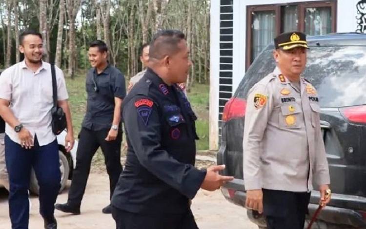 Kapolres Kunjungi Asrama Sementara Satbrimob