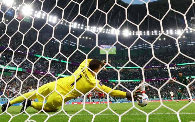 Wojciech Szczesny Disanjung Lawan dan Kawan