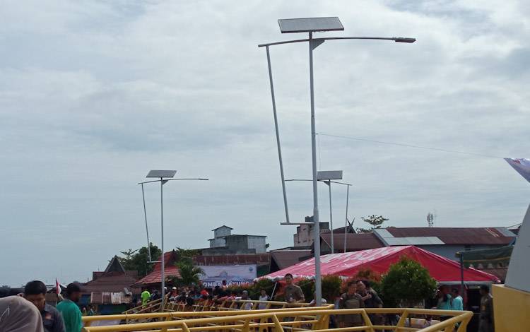 Lampu  PJU Tenaga Surya di Kampung Sega Tak Berfungsi