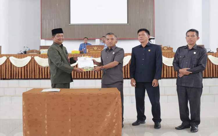 DPRD dan Pemkab Seruyan Teken Persetujuan Bersama Raperda APBD 2023