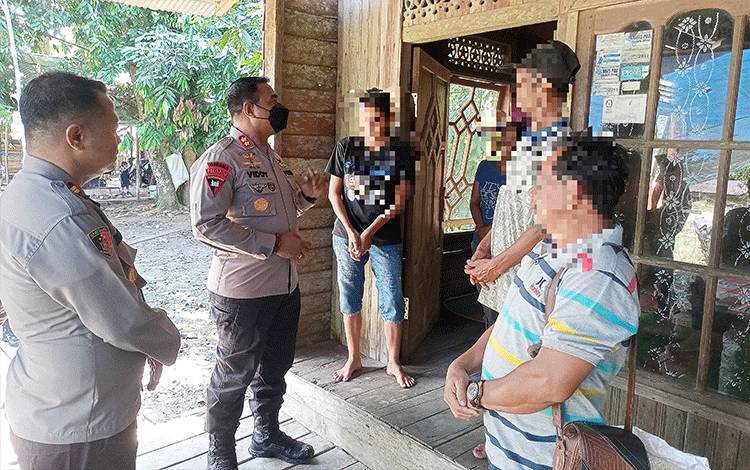 Kapolres Barito Timur Kunjungi Rumah Duka Warga yang Diisukan Meninggal Akibat Gizi Buruk