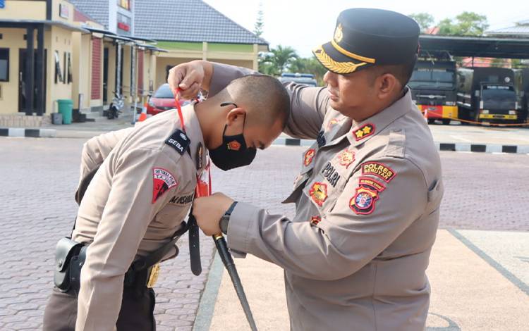 Kapolres Seruyan Resmi Tutup Pelatihan Kerja Siswa SPN Polda Kalteng