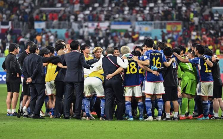 Gulingkan Spanyol 2-1 dan Puncaki Grup E, Jepang ke 16 Besar