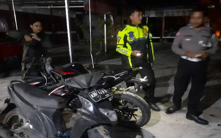 Jari Nyaris Putus Akibat Tabrakan di Jalan Tingan