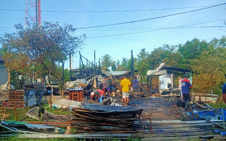 1 Orang Alami Luka Bakar saat Kebakaran Rumah di Jalan Pepabri