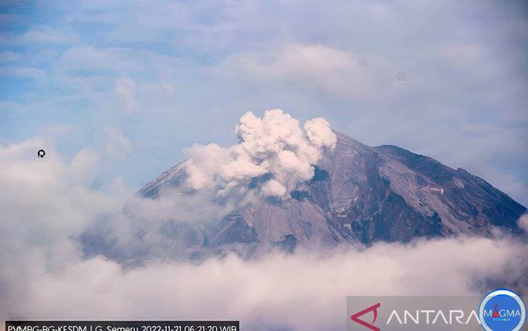 Status Gunung Semeru Naik Menjadi Level Awas