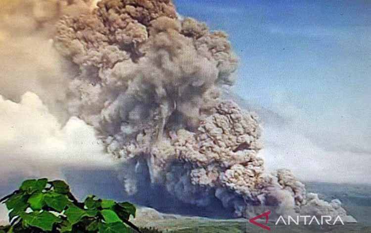1.979 Jiwa Mengungsi Akibat Awan Panas Guguran Semeru