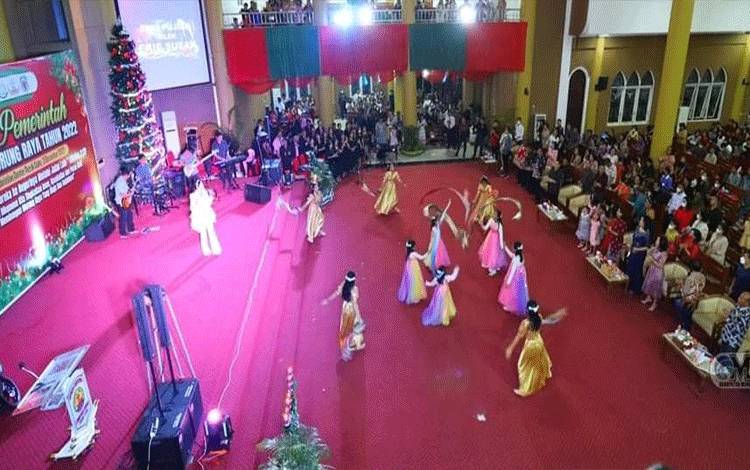 Ribuan Umat Kristiani Ikuti Ibadah Perayaan Natal Oikumene