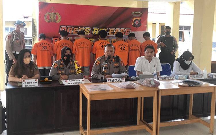 Polres Kapuas Rilis 4 Perkara Pidana: 7 Tersangka Diamankan, Ada Persetubuhan Anak hingga Penganiayaan Pacar