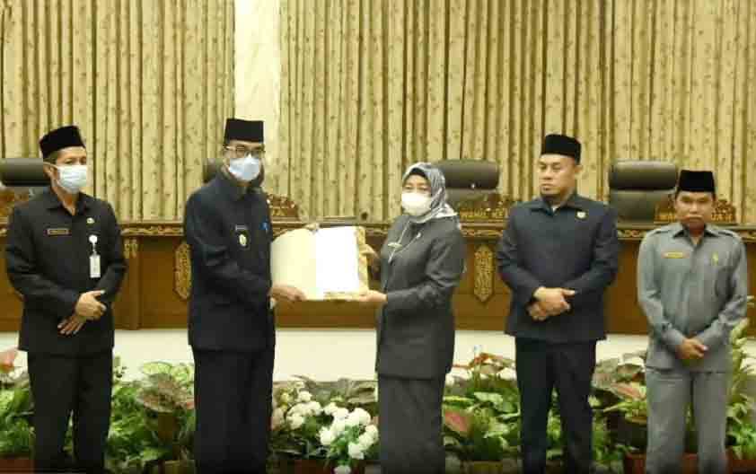 Pemkab Barito Utara Sampaikan Jawaban Bupati Barito Utara kepada DPRD Tentang Pengelolaan Keuangan Daerah