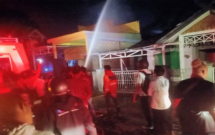 Sebuah Rumah di Kompleks Bangas Permai Terbakar