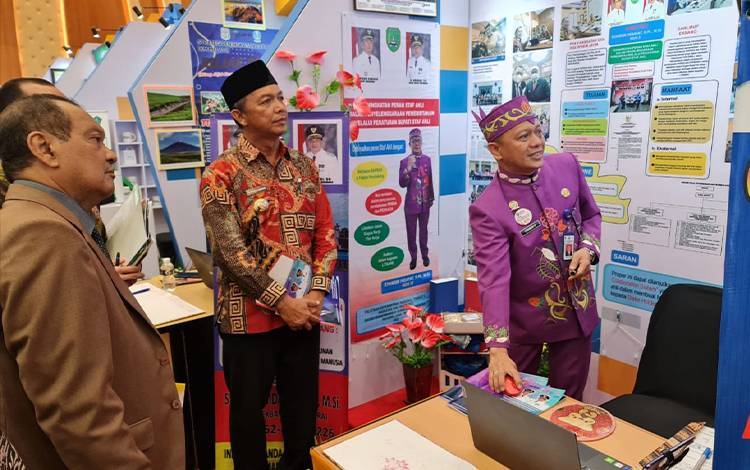 Bupati Sukamara dan Sekda Hadiri Seminar Laboratorium Festival Inovasi Proper di Surabaya?