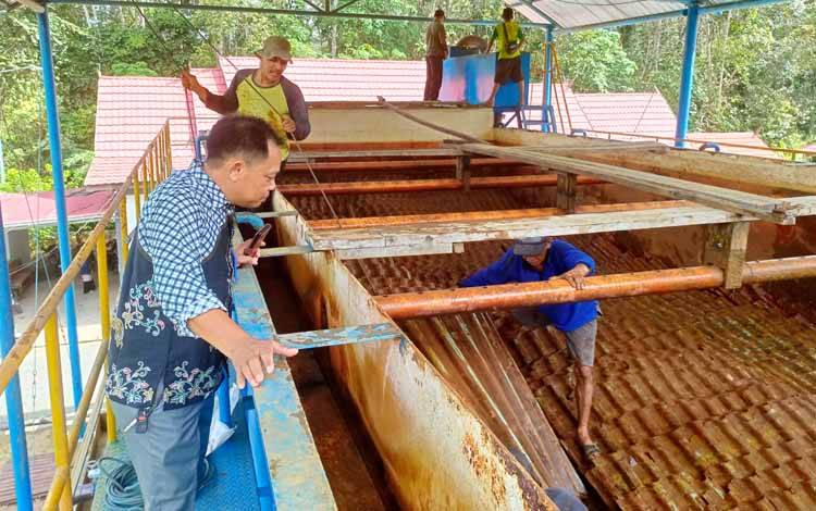 PDAM Lakukan Pemeliharaan Intalasi Pengolahan Air di Tamiang Layang