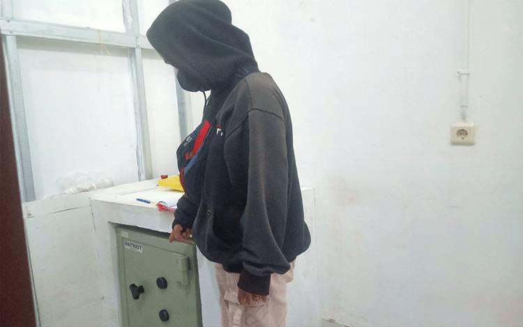 Alfamart Bukit Raya Disatroni Pencuri, Puluhan Juta Raib