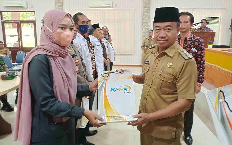 Bupati Seruyan Serahkan DIPA Instansi Vertikal