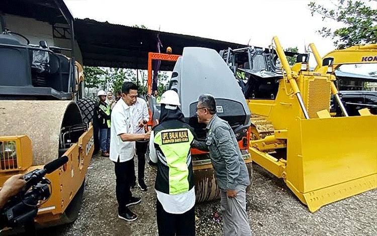 Pemkab Barito Utara Beli 12 Unit Alat Berat Senilai Rp13,6 Miliar