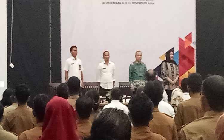 Cegah Penyimpangan Lewat Bimtek Penyusunan RPJMDes dan RKPDes Bagi Aparatur Desa di Kapuas