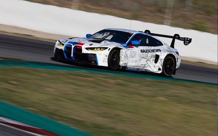 Sean Gelael dan Valentino Rossi Satu Tim Geber BMW di 24H Dubai