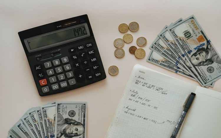 Kiat Jaga Finansial Stabil Hadapi Ancaman Resesi 2023