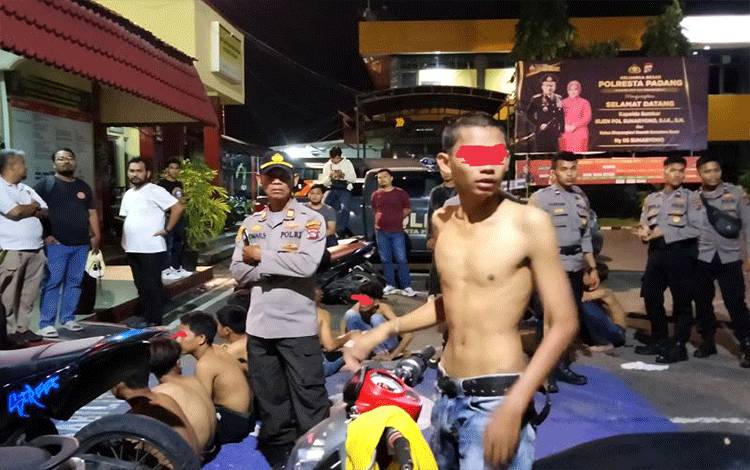 Polisi Nyaris Dilukai Pelaku Tawuran