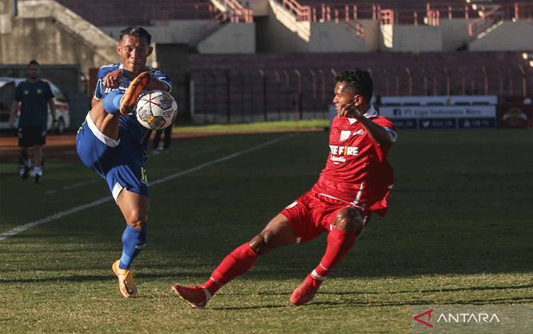Persib Bandung Balikkan Keadaan Taklukkan Persis Solo 2-1