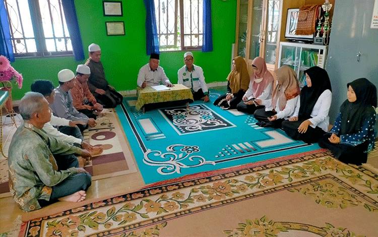 Kepala KUA Kapuas Murung Kumpulkan Penyuluh Agama Evaluasi Kinerja Tahun 2022