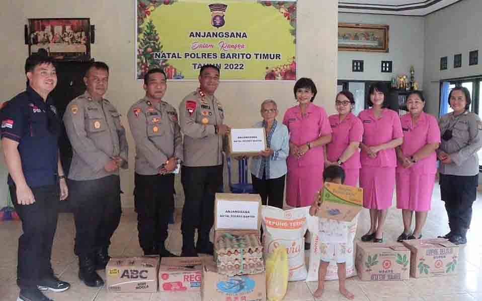 Kapolres Barito Timur dan Ketua Bhayangkari Anjangsana ke Panti Asuhan Jelang Natal