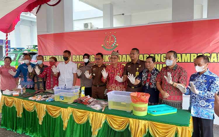 Kejari Kapuas Musnahkan 166,94 Gram Sabu