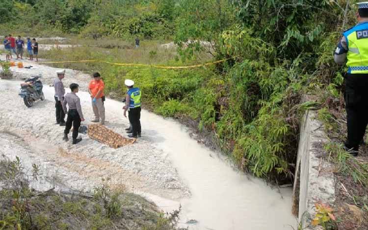 Sesosok Mayat Laki-laki Ditemukan di Dekat Gorong-gorong