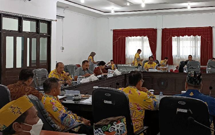 Bapemperda DPRD Gunung Mas Gelar Rapat Persiapan Rencana Penyusunan Raperda Inisiatif 2023