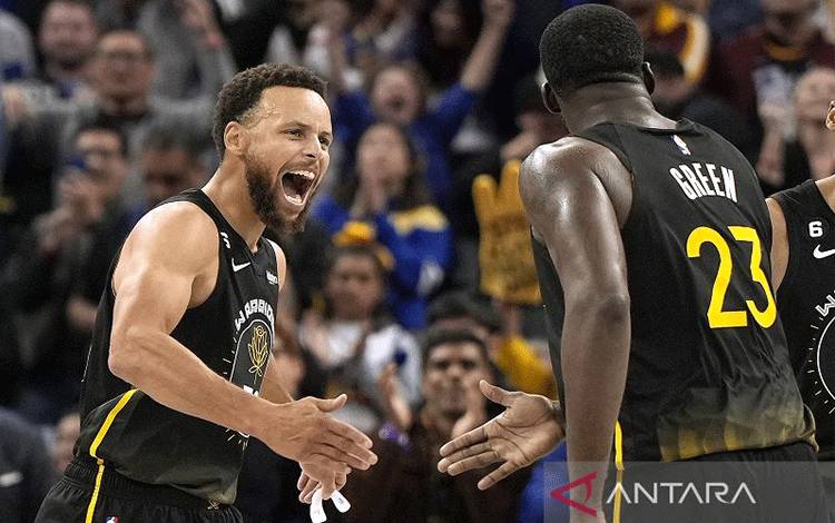 Warriors Umumkan Stephen Curry akan Absen Dua Pekan