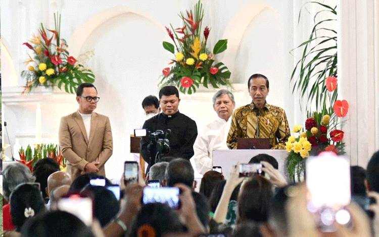 Jokowi Tinjau Peribadatan Natal Sembari Sapa Umat Kristiani di Bogor