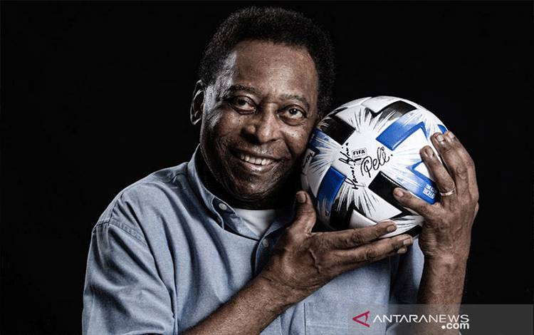 Keluarga Pele Berkumpul di Rumah Sakit Saat Malam Natal