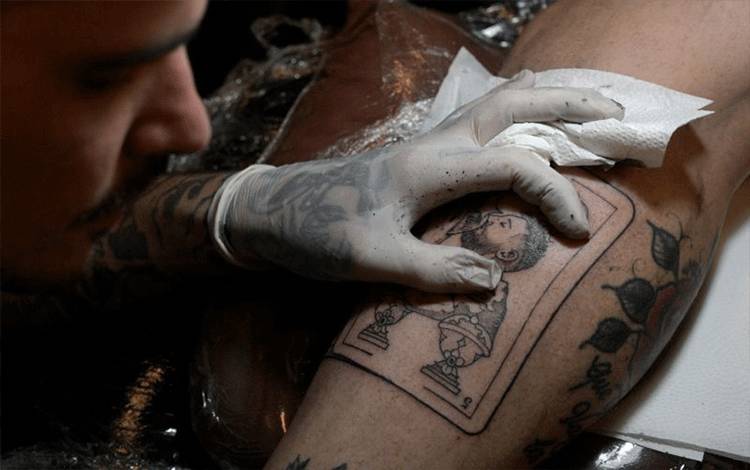 Fan Argentina Antre untuk Dapatkan Tato Messi