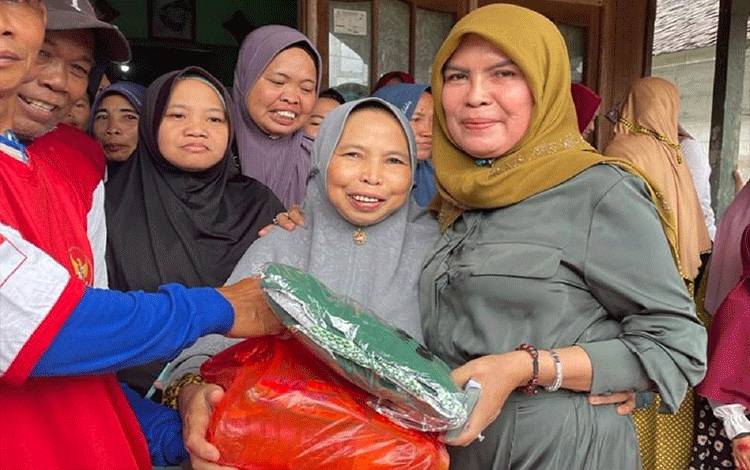 Dharma Wanita Kalteng Ingatkan Pentingnya Kreativitas