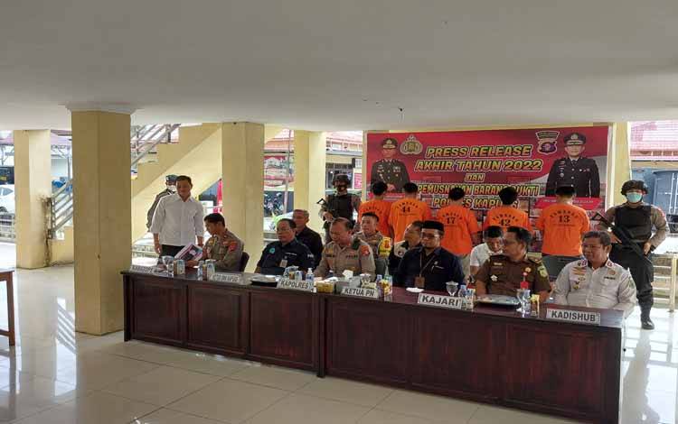 Polres Kapuas Gelar Rilis Akhir Tahun 2022 dan Pemusnahan Barang Bukti Narkoba