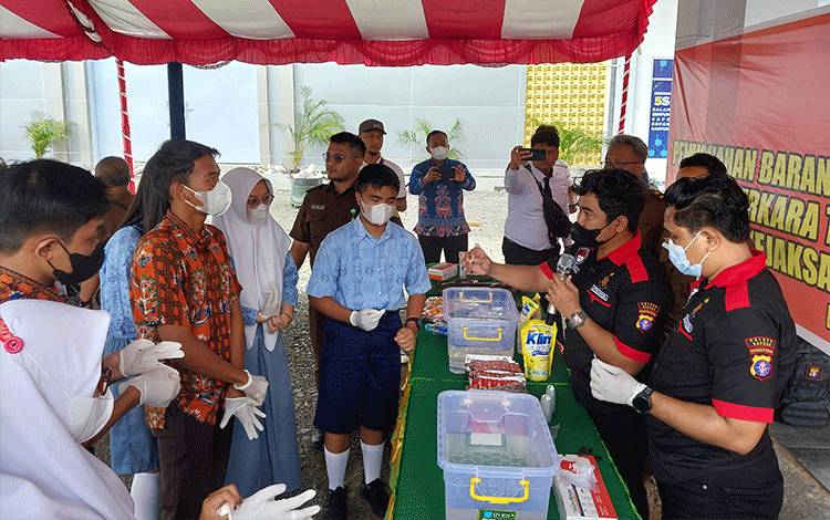 Legislator Kapuas Ini Apresiasi Kejari Hadirkan Pelajar di Pemusnahan Barang Bukti Narkoba