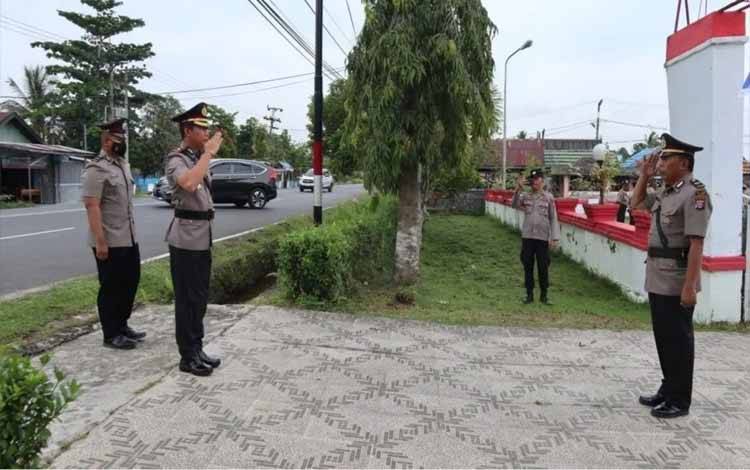 Polres Kapuas Laksanakan Upacara dan Ziarah di Makam Pahlawan Peringati HUT ke-42 Satpam