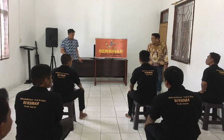 Satresnarkoba Polres Gunung Mas Gelar Bakti Sosial