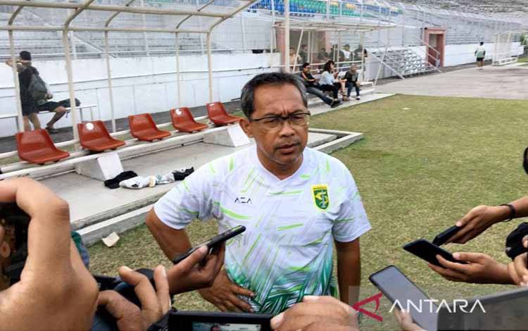 Lini Belakang Persebaya jadi Fokus Evaluasi Aji Santoso