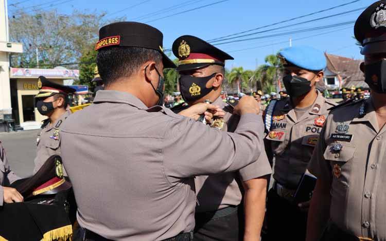 44 Personel Polres Kotim Naik Pangkat