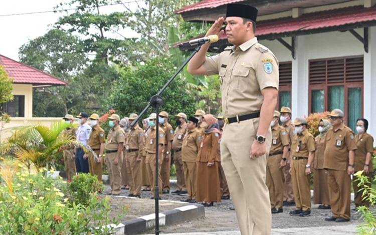 Bupati Lamandau Minta ASN Perbanyak Evaluasi  ?