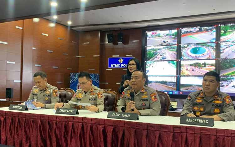 Korlantas Polri Pertimbangkan Penerapan Tilang Manual dan E-tilang