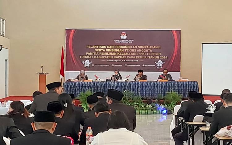 Baru Dilantik, Anggota PPK se Kabupaten Kapuas Ikuti Bimbingan Teknis